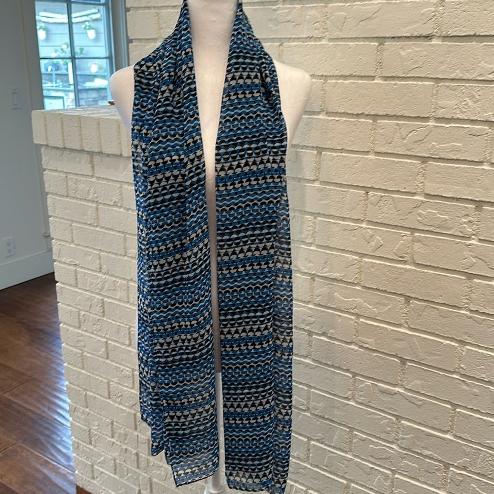 Calvin Klein Scarf - Picture 5 of 11